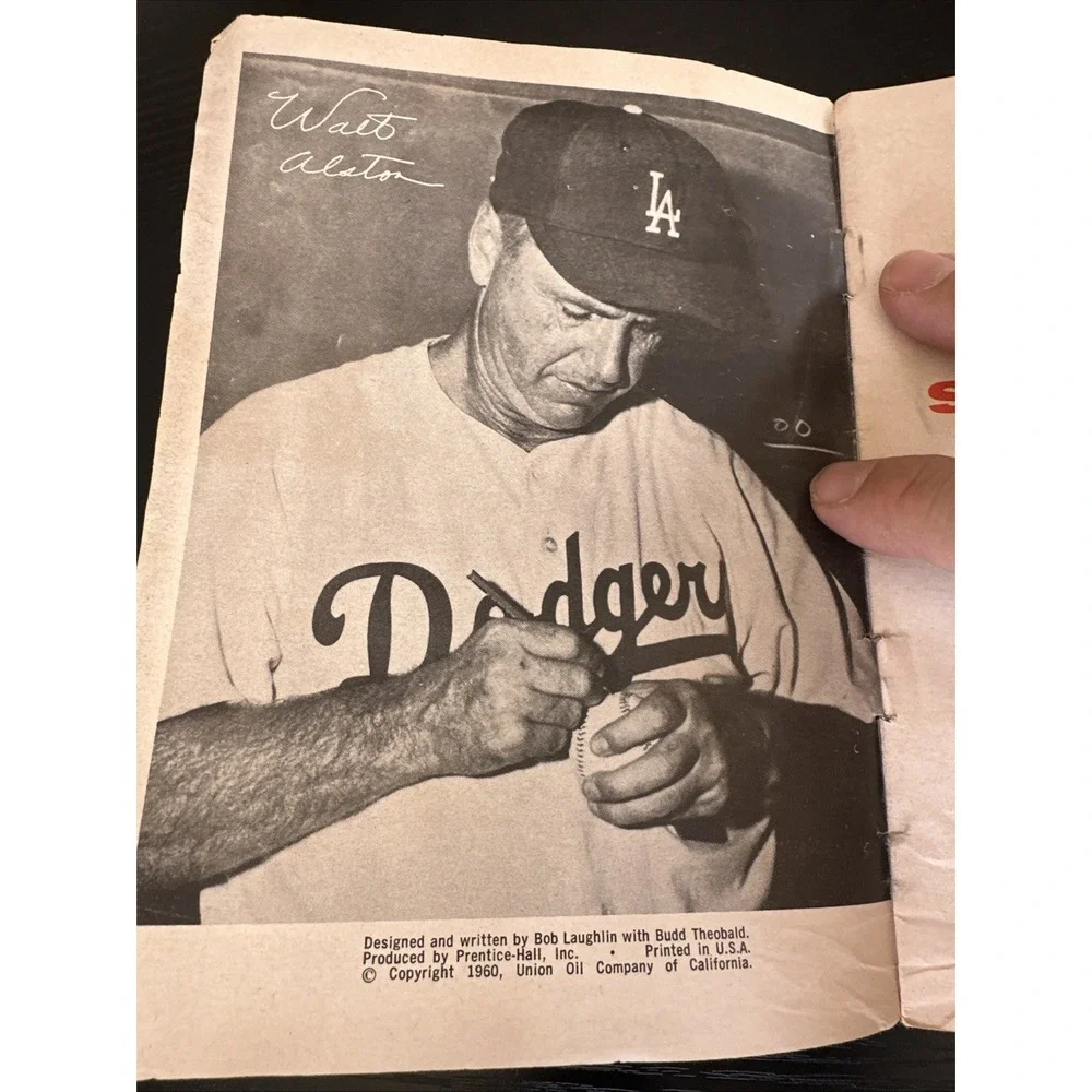 MEET THE DODGER FAMILY UNION 76 OIL WALTER ALSTON 1960 Los Angeles Dodgers‎